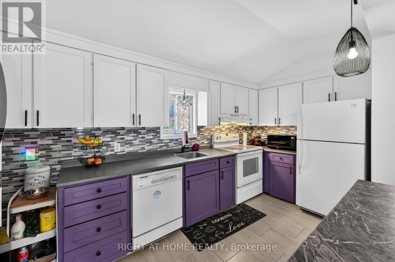 17 Grove Street W, Barrie, Ontario  L4N 1M6 - Photo 13 - S12928706