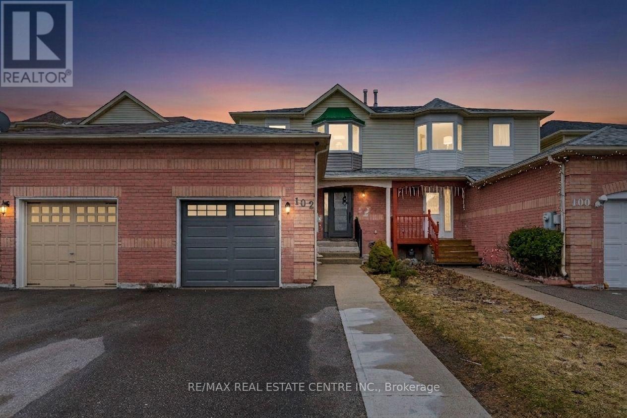 102 Timberlane Drive, Brampton, Ontario  L6Y 4V7 - Photo 2 - W12928270