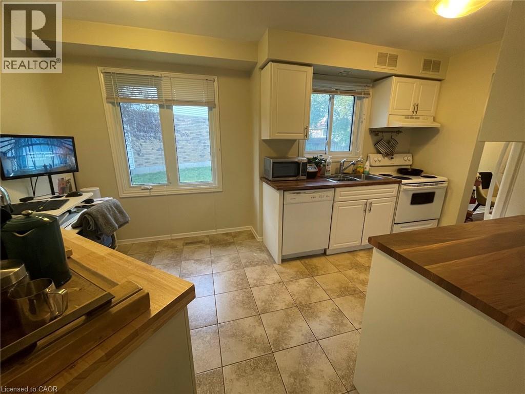 375 Kingscourt Drive Unit# 19, Waterloo, Ontario  N2K 3N7 - Photo 5 - 40815584