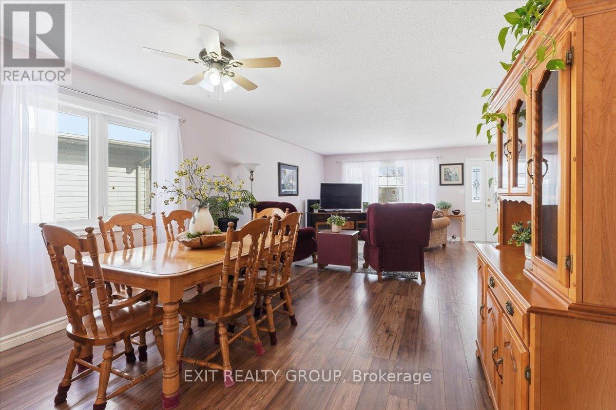 14 Stonegate Crescent, Quinte West, Ontario  K0K 2C0 - Photo 12 - X12930284