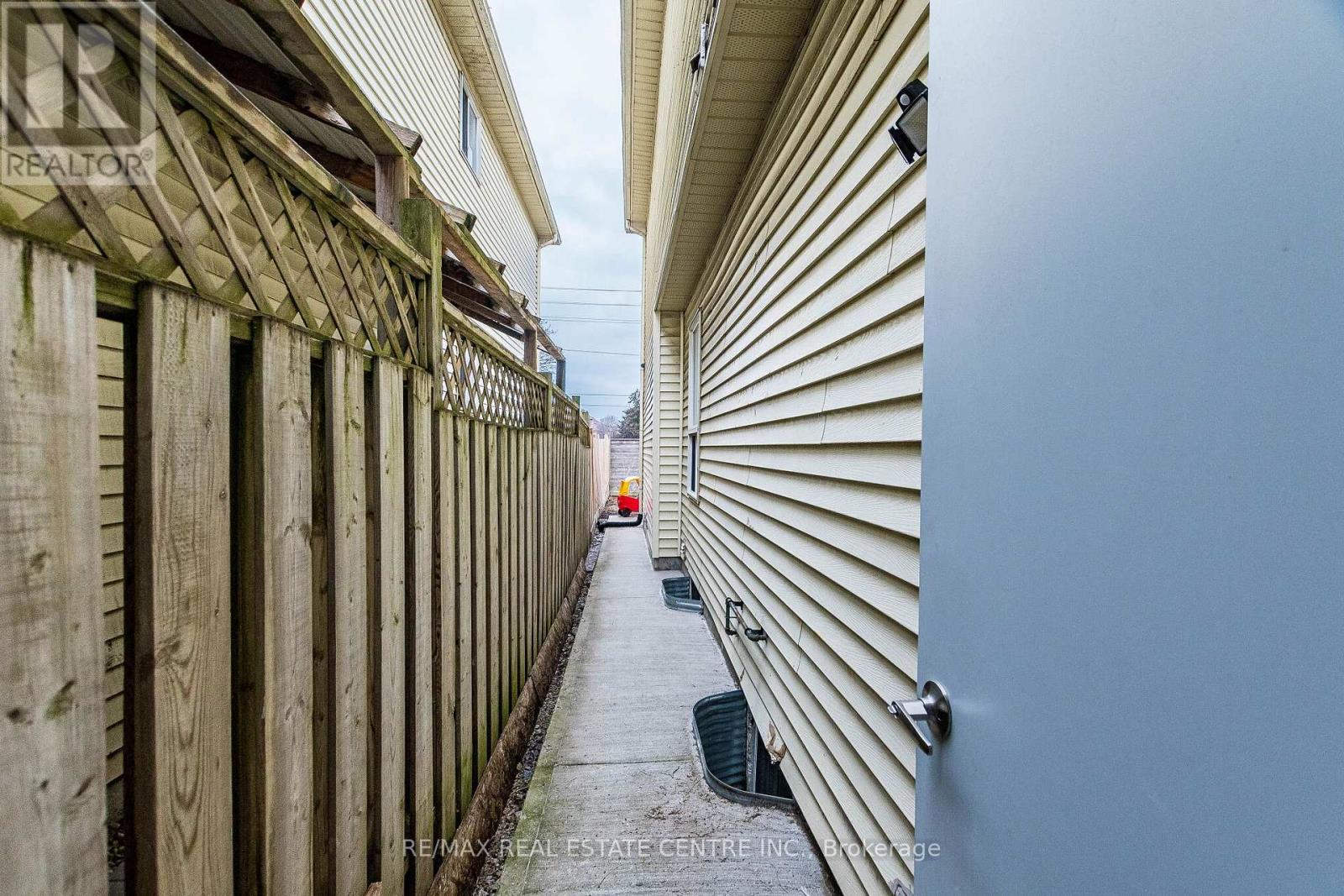 102 Timberlane Drive, Brampton, Ontario  L6Y 4V7 - Photo 45 - W12928270