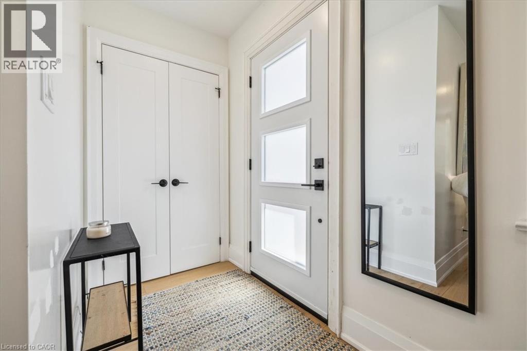 2113 New Street, Burlington, Ontario  L7R 1H7 - Photo 4 - 40815681