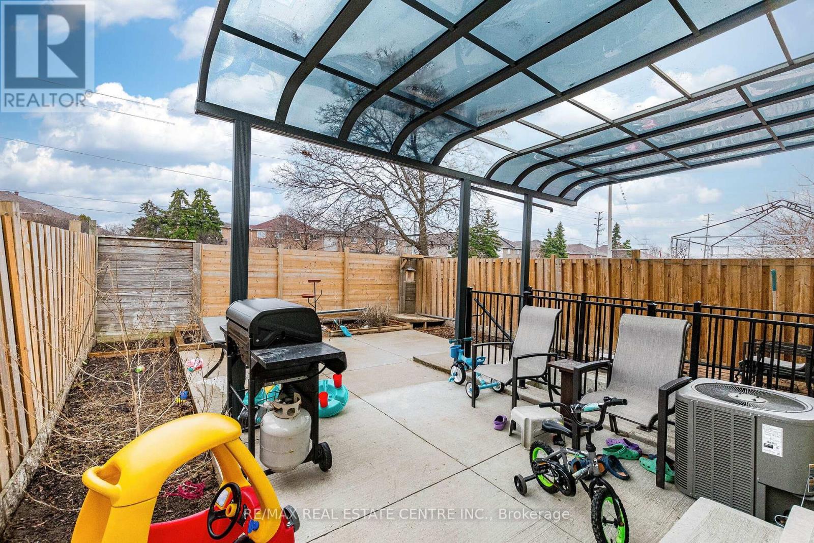 102 Timberlane Drive, Brampton, Ontario  L6Y 4V7 - Photo 49 - W12928270