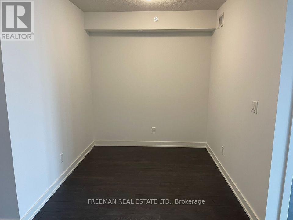 B608 - 3200 Dakota Common, Burlington, Ontario  L7M 2A7 - Photo 6 - W12928616