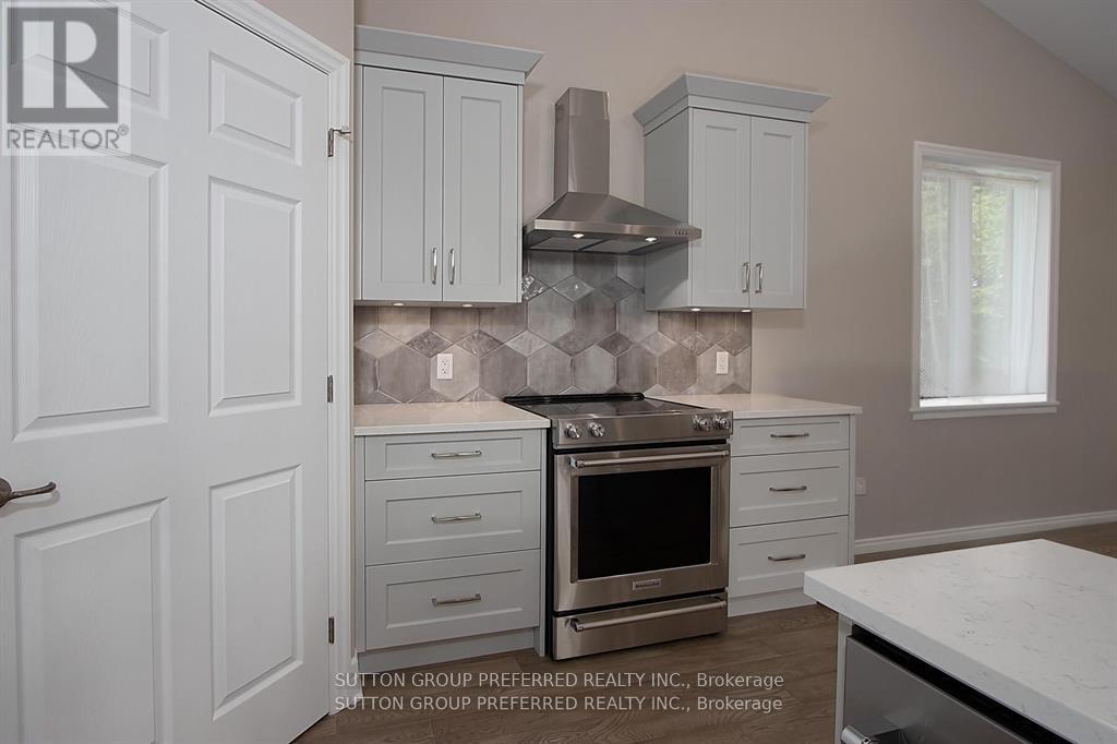 114 Barons Court, Central Elgin, Ontario N0L 1B0 - Photo 11 - X12930248