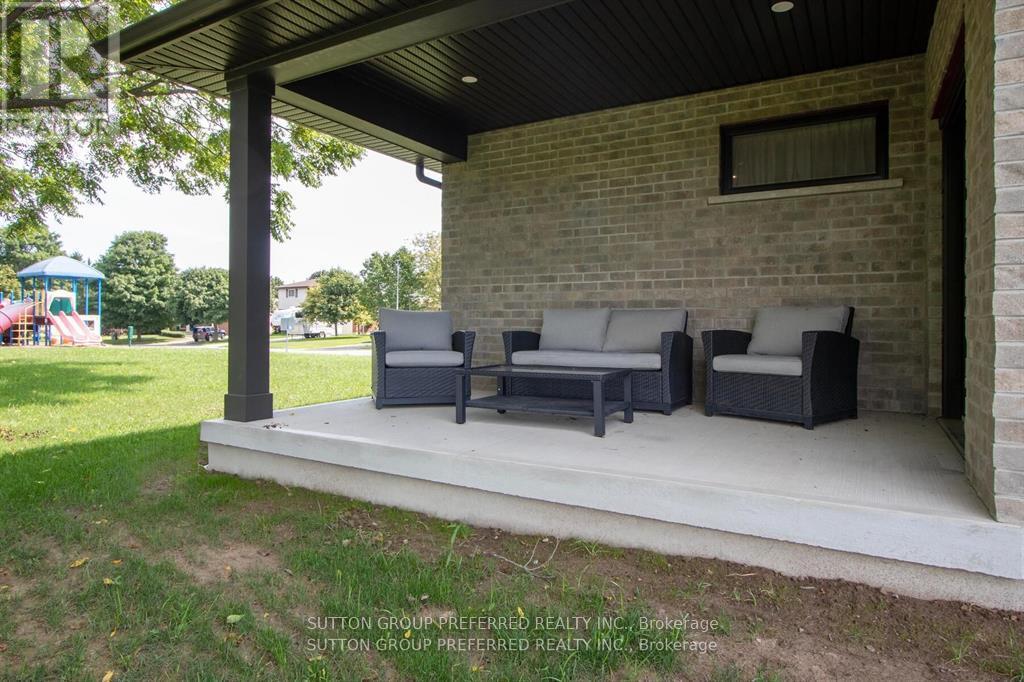 114 Barons Court, Central Elgin, Ontario N0L 1B0 - Photo 30 - X12930248