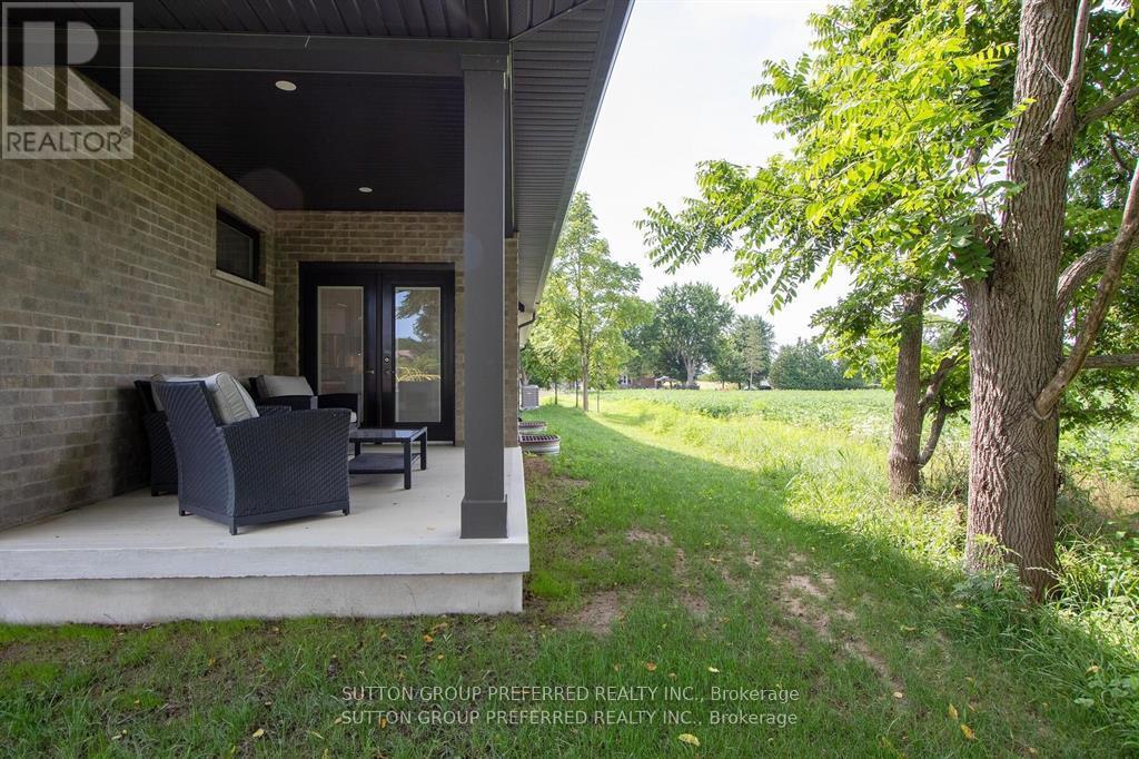 114 Barons Court, Central Elgin, Ontario N0L 1B0 - Photo 31 - X12930248