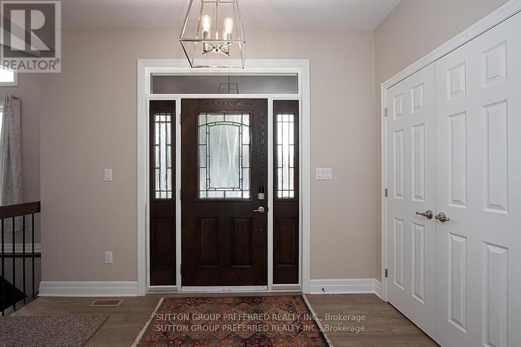 114 Barons Court, Central Elgin, Ontario N0L 1B0 - Photo 7 - X12930248