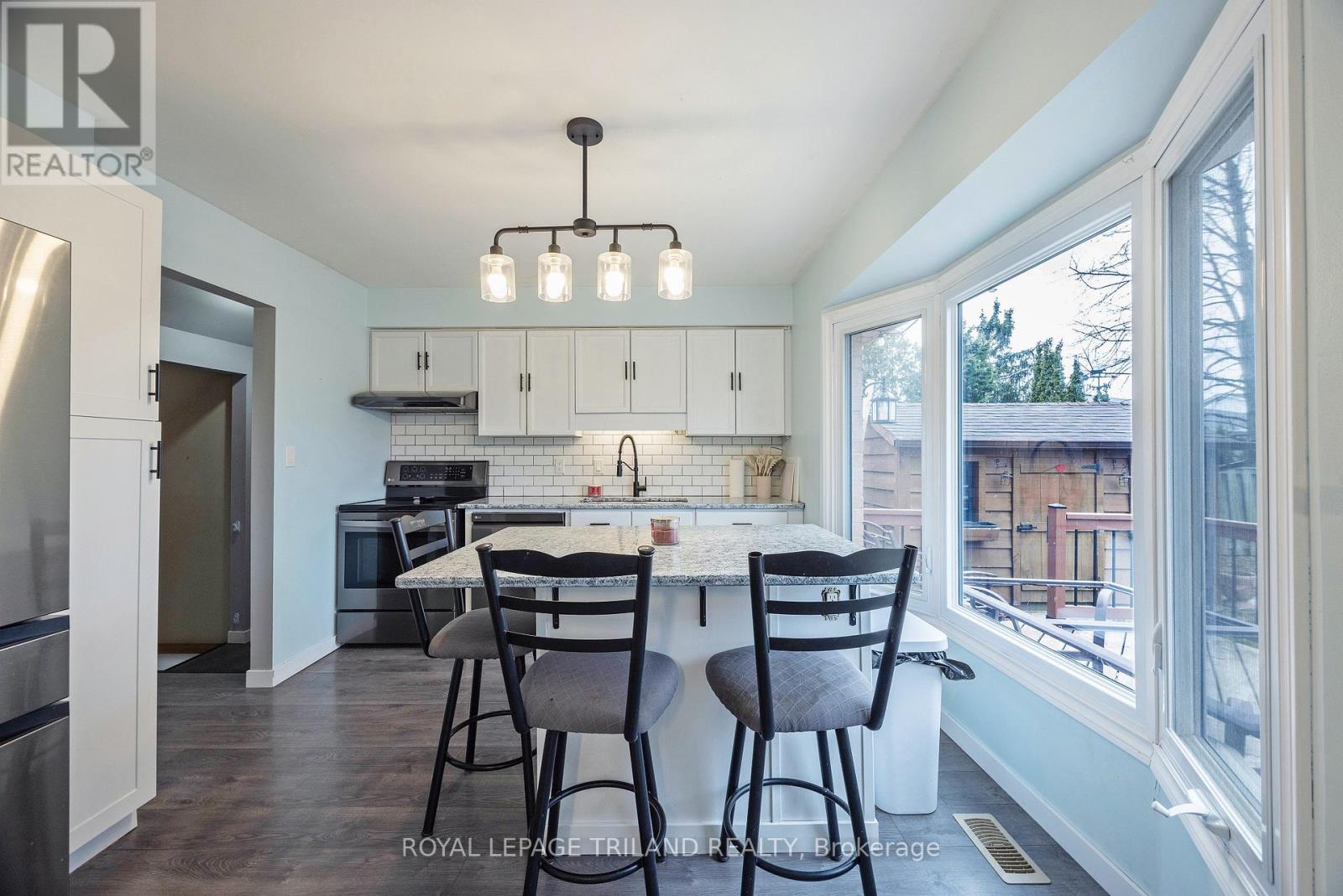 24 Farmington Drive, St. Thomas, Ontario  N5R 5X4 - Photo 8 - X12930298