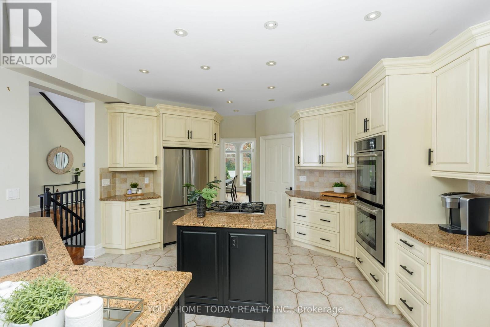 21 Turtle Lake Drive, Halton Hills, Ontario  L7J 2W7 - Photo 12 - W12928654