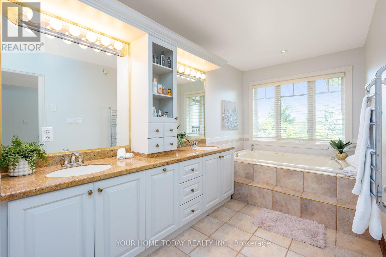 21 Turtle Lake Drive, Halton Hills, Ontario  L7J 2W7 - Photo 25 - W12928654