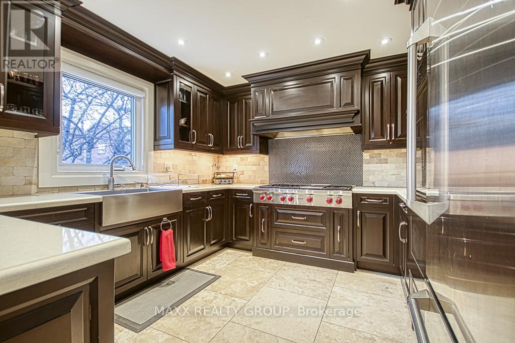 3650 Baird Court, Mississauga, Ontario  L5L 4T4 - Photo 18 - W12928676