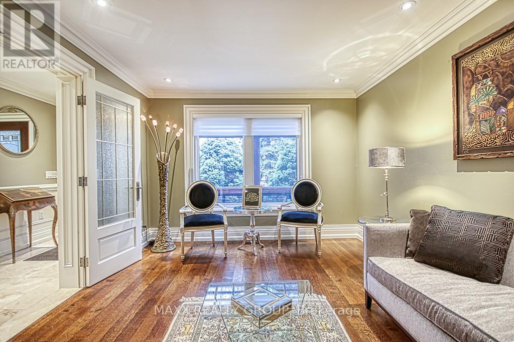 3650 Baird Court, Mississauga, Ontario  L5L 4T4 - Photo 9 - W12928676