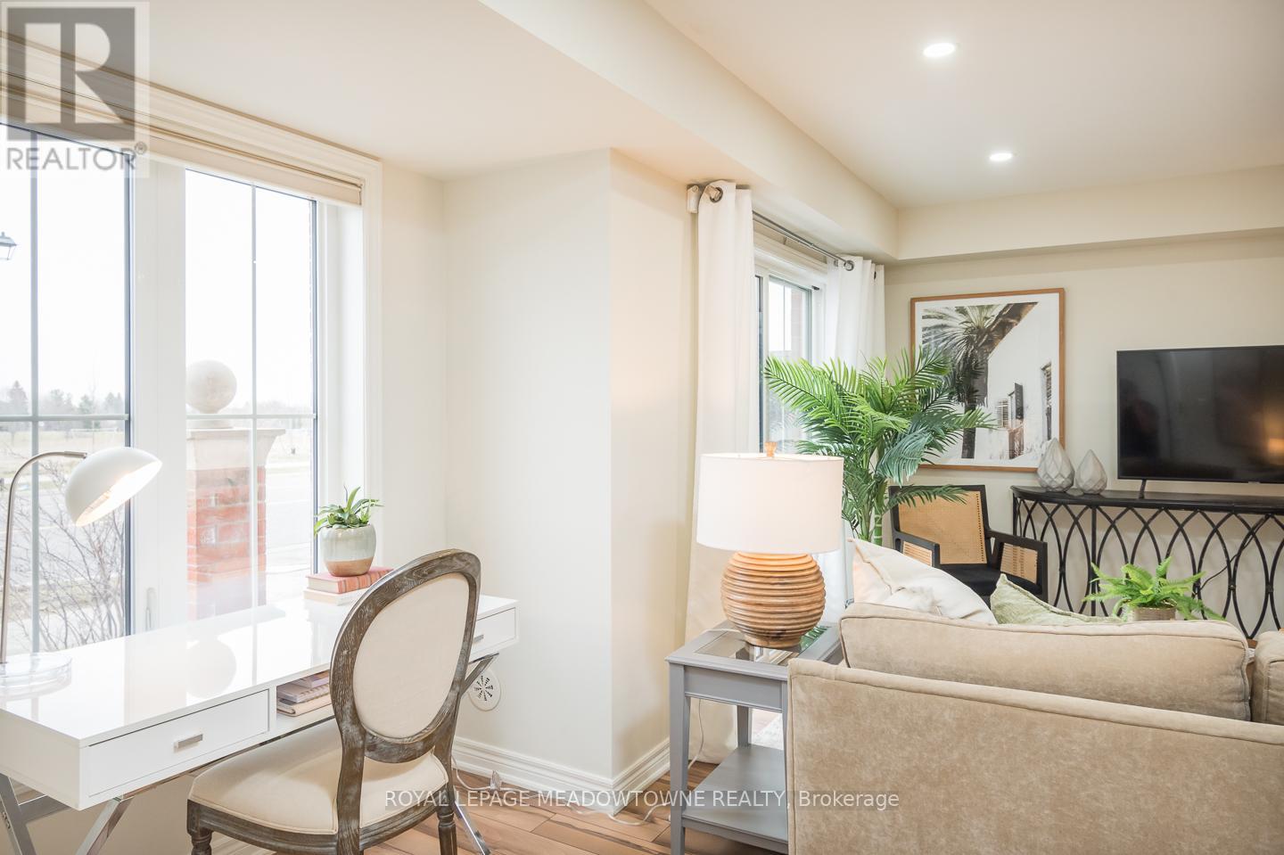 10 - 51 Hays Boulevard, Oakville, Ontario  L6H 0J1 - Photo 10 - W12928688