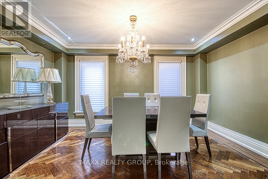 3650 Baird Court, Mississauga, Ontario  L5L 4T4 - Photo 10 - W12928676