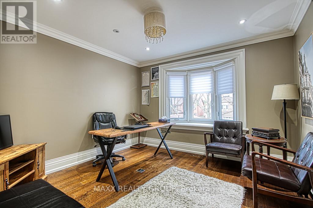 3650 Baird Court, Mississauga, Ontario  L5L 4T4 - Photo 32 - W12928676