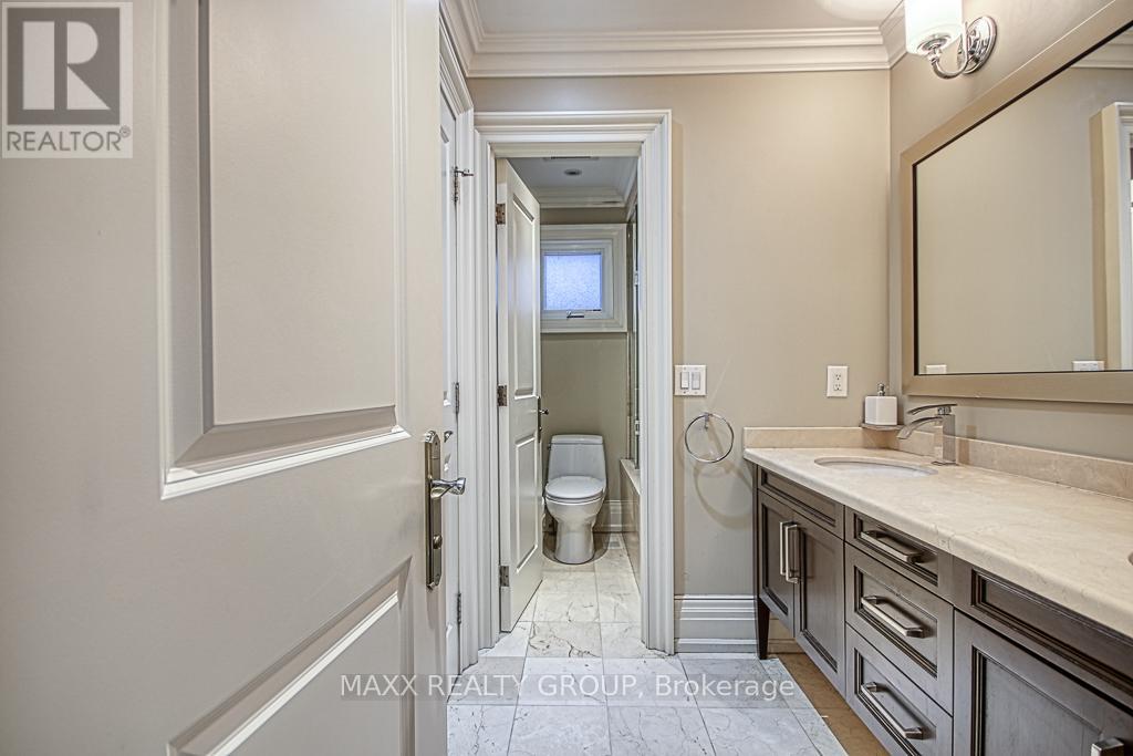 3650 Baird Court, Mississauga, Ontario  L5L 4T4 - Photo 27 - W12928676