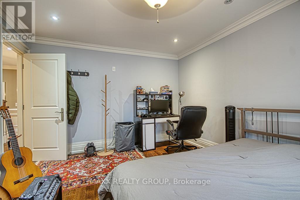 3650 Baird Court, Mississauga, Ontario  L5L 4T4 - Photo 30 - W12928676