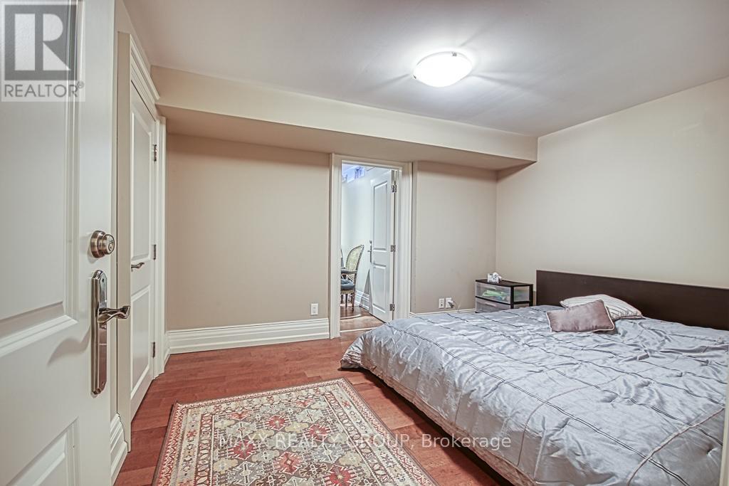 3650 Baird Court, Mississauga, Ontario  L5L 4T4 - Photo 45 - W12928676