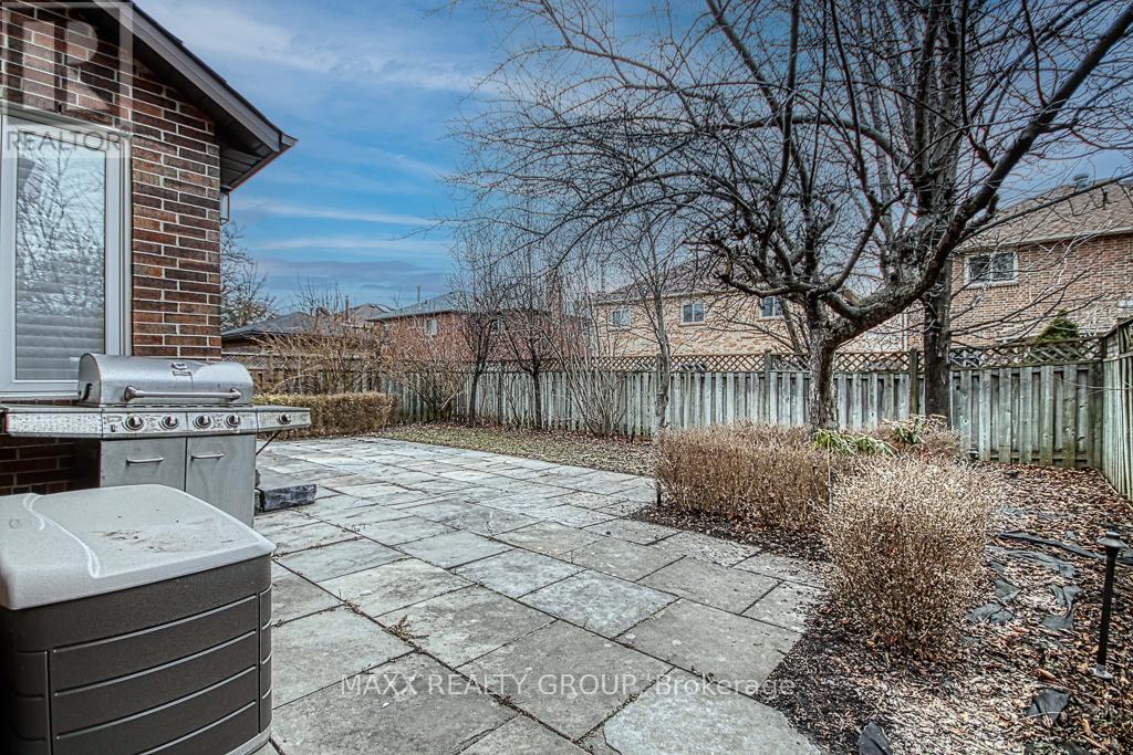3650 Baird Court, Mississauga, Ontario  L5L 4T4 - Photo 49 - W12928676