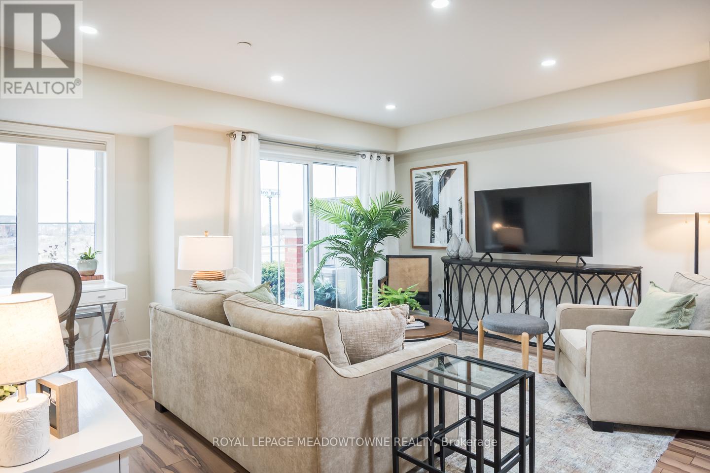 10 - 51 Hays Boulevard, Oakville, Ontario  L6H 0J1 - Photo 6 - W12928688