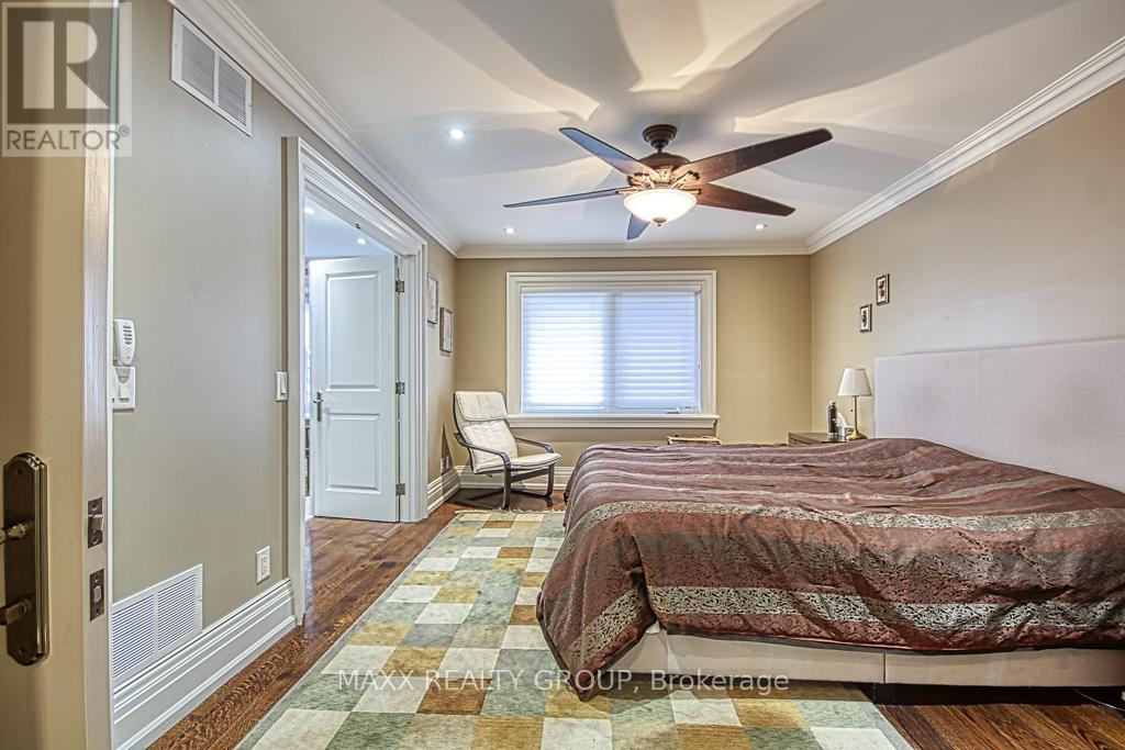 3650 Baird Court, Mississauga, Ontario  L5L 4T4 - Photo 35 - W12928676