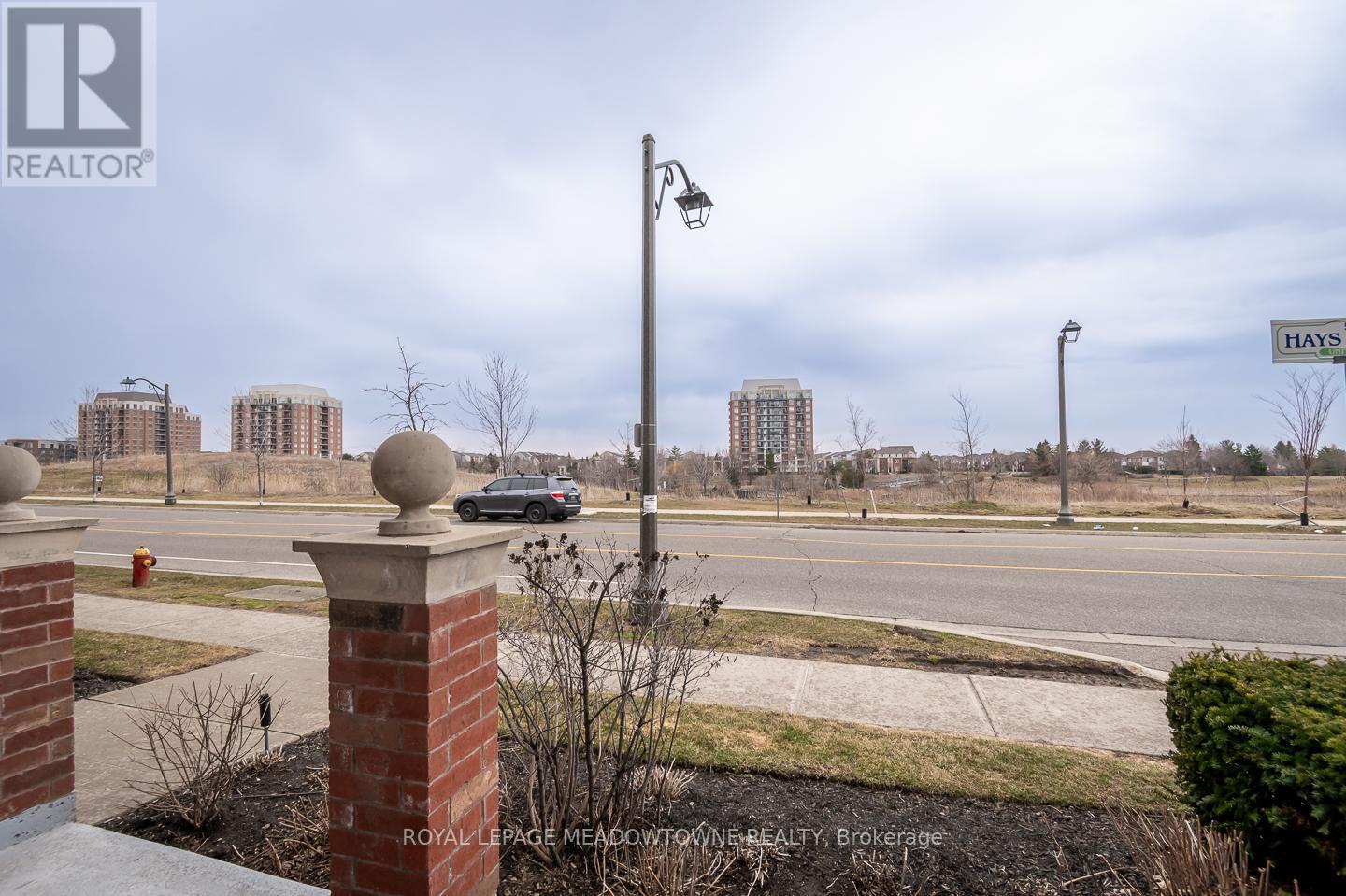10 - 51 Hays Boulevard, Oakville, Ontario  L6H 0J1 - Photo 4 - W12928688