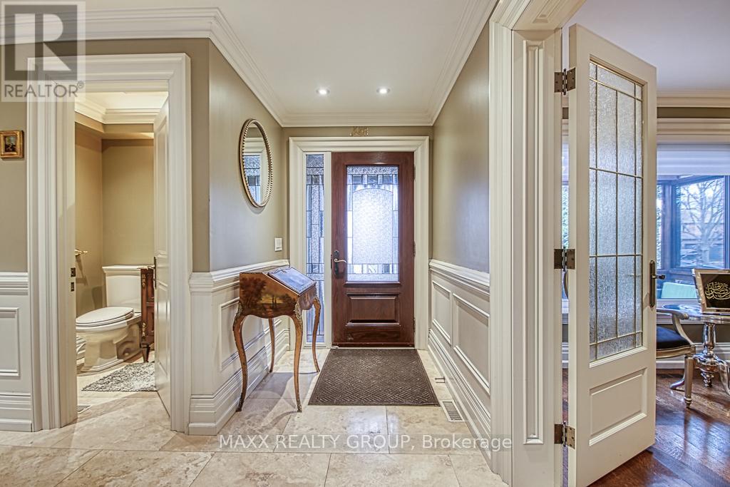 3650 Baird Court, Mississauga, Ontario  L5L 4T4 - Photo 3 - W12928676