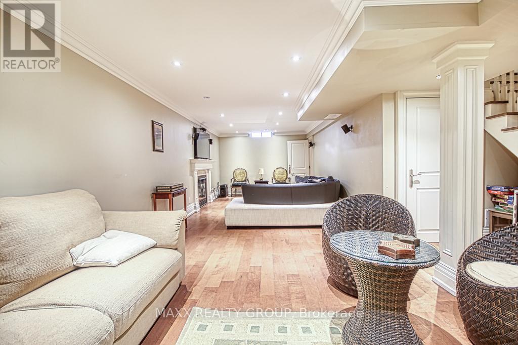 3650 Baird Court, Mississauga, Ontario  L5L 4T4 - Photo 44 - W12928676