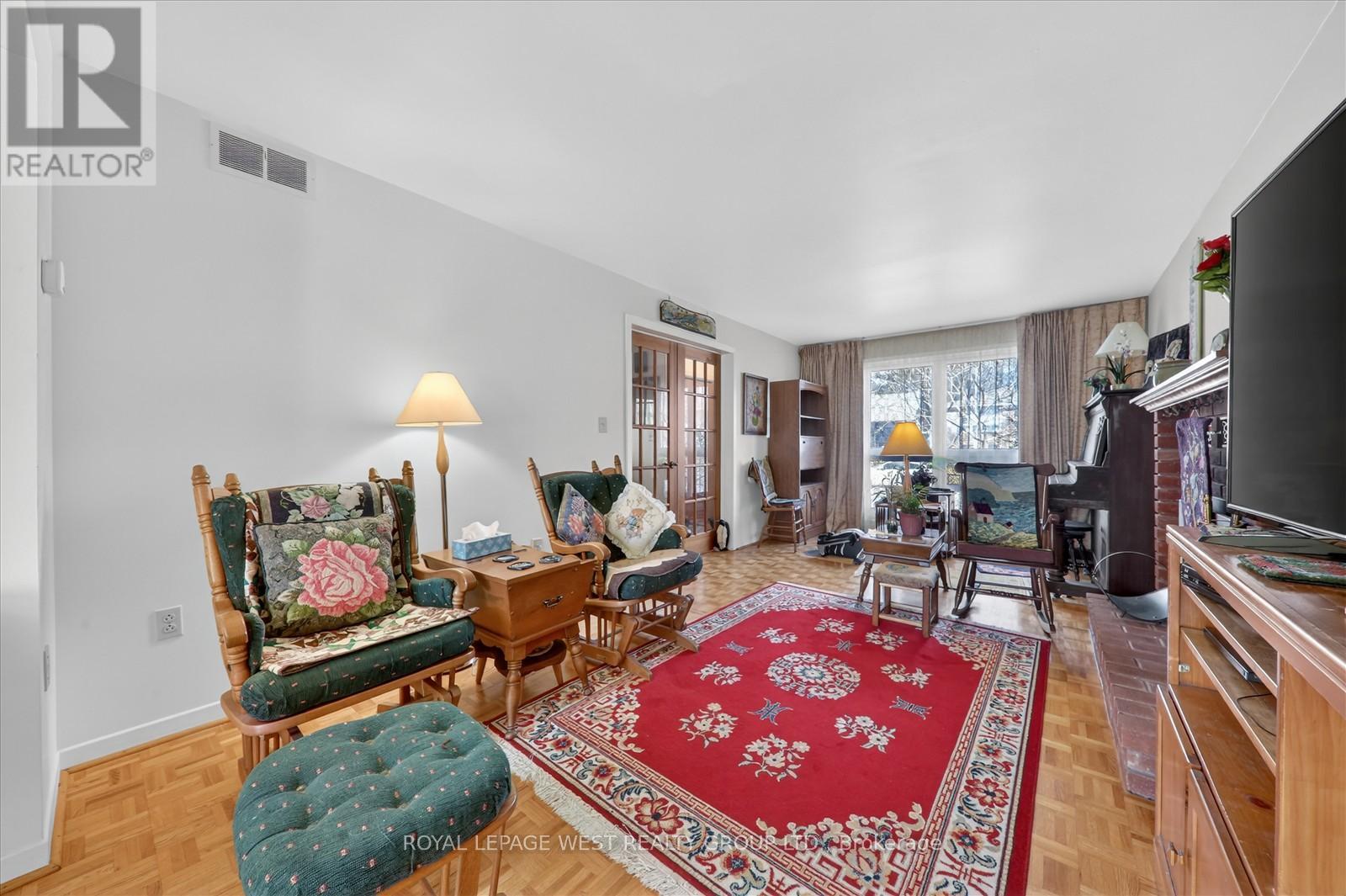 35 Roxaline Street, Toronto, Ontario  M9P 2Z1 - Photo 13 - W12928724