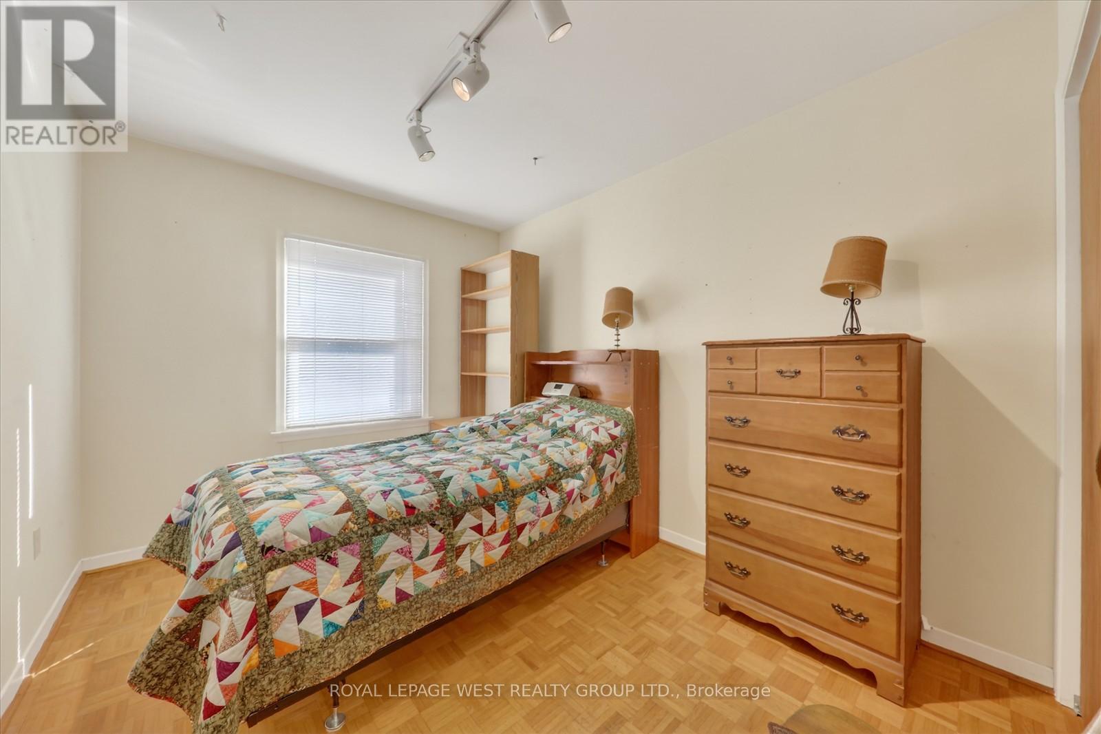 35 Roxaline Street, Toronto, Ontario  M9P 2Z1 - Photo 22 - W12928724