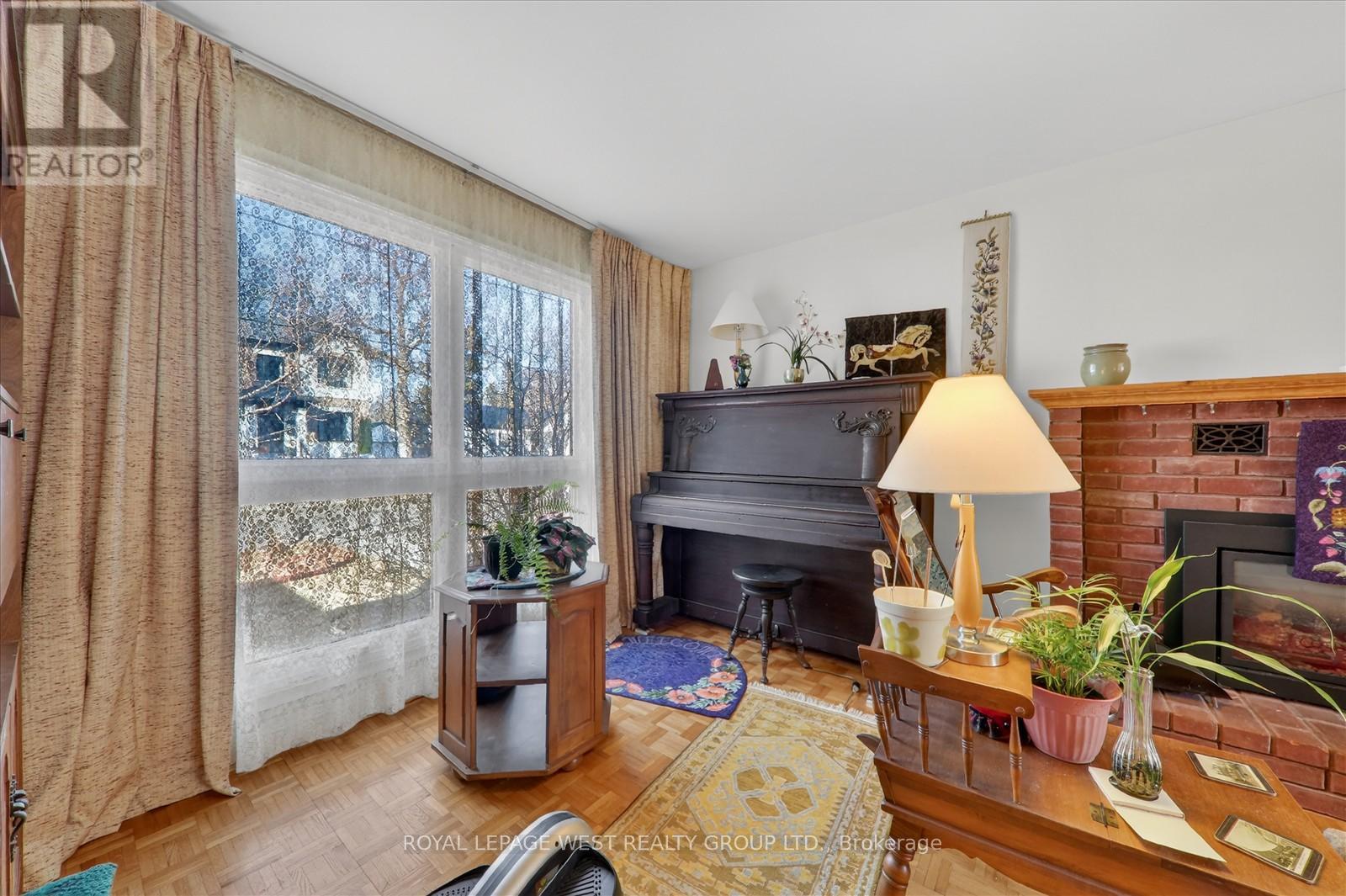 35 Roxaline Street, Toronto, Ontario  M9P 2Z1 - Photo 16 - W12928724