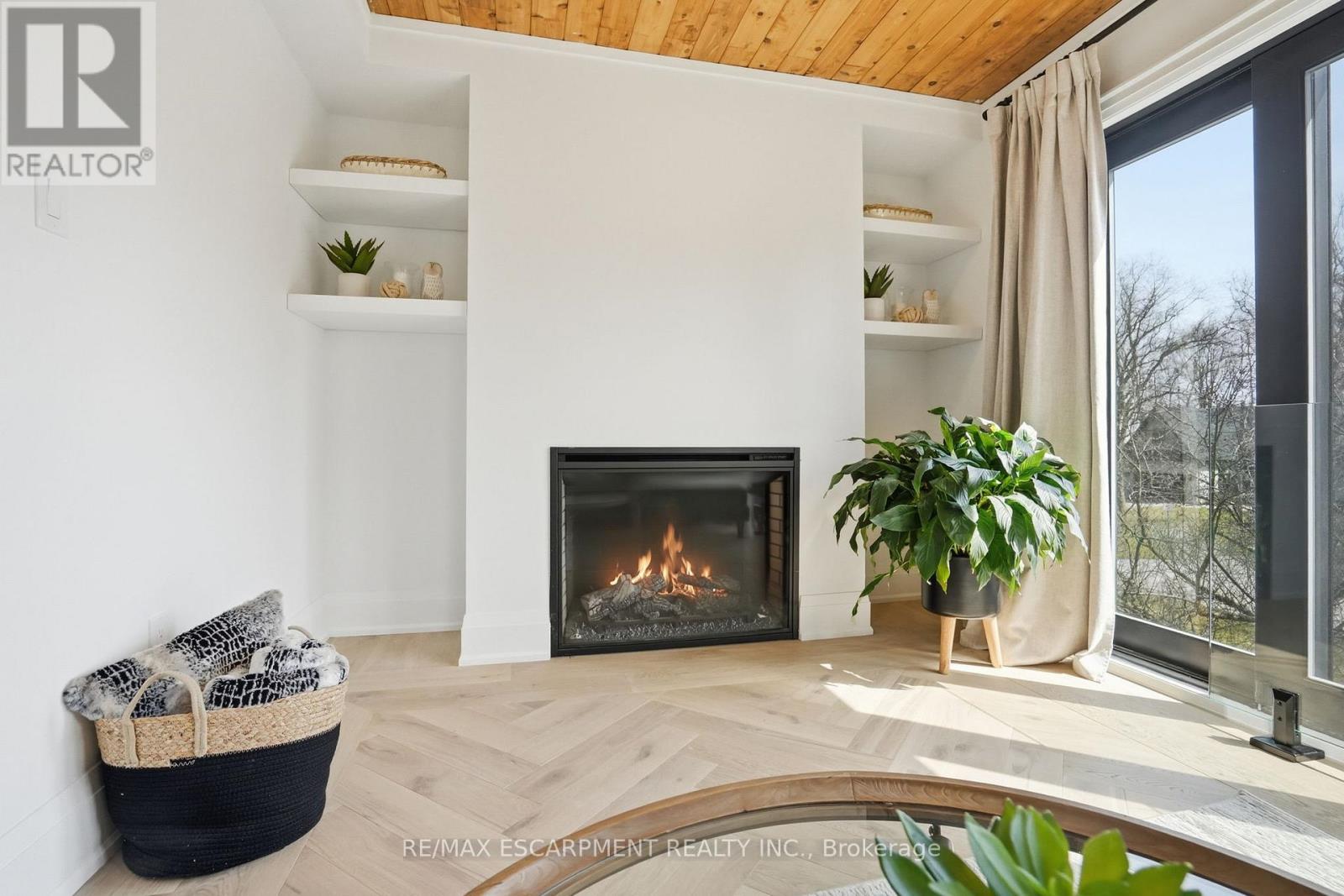 136 Rockcliffe Road, Hamilton, Ontario  L9H 7H3 - Photo 27 - X12926066