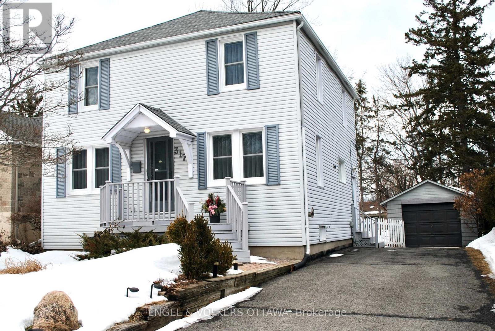 317 SUMMIT AVENUE, Ottawa, Ontario