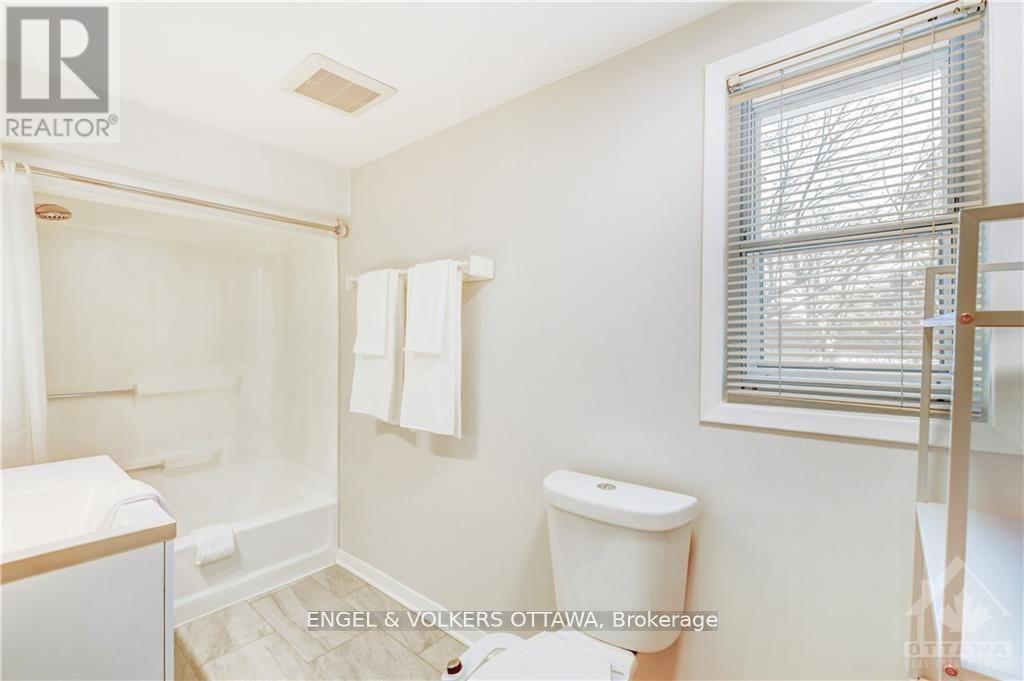 317 Summit Avenue, Ottawa, Ontario  K1H 5Z9 - Photo 14 - X12930274
