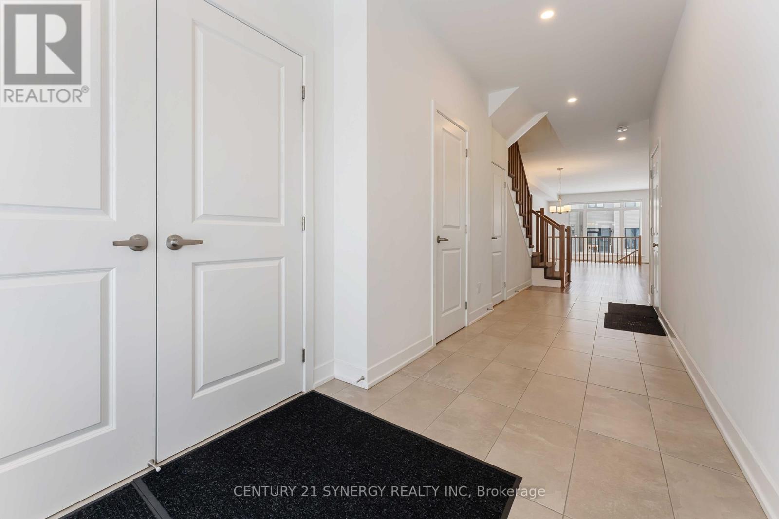 254 Finsbury Avenue, Ottawa, Ontario  K2S 2Y2 - Photo 4 - X12930296