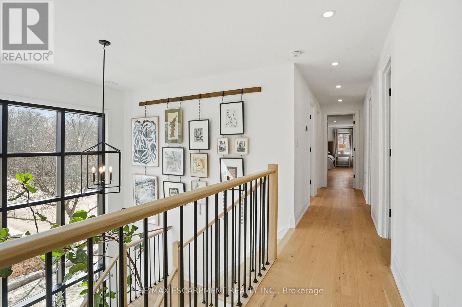 136 Rockcliffe Road, Hamilton, Ontario  L9H 7H3 - Photo 22 - X12926066