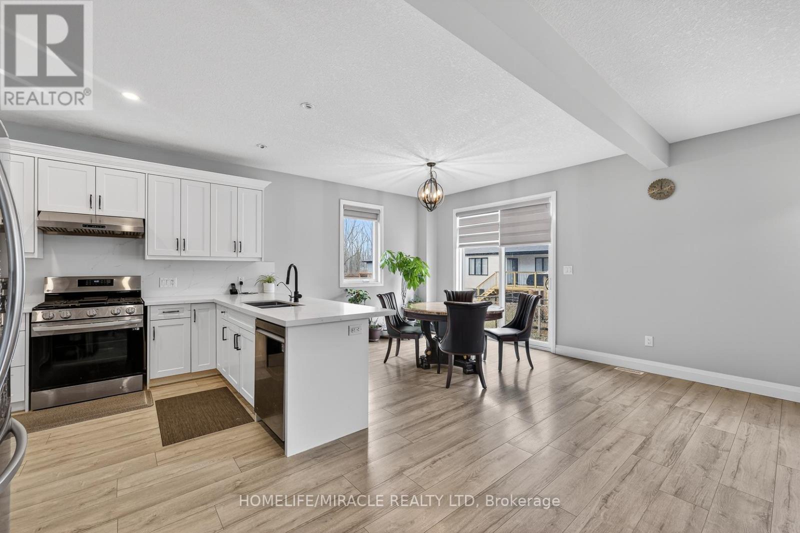 74 Cash Crescent, Ingersoll, Ontario  L9T 0K6 - Photo 11 - X12928328