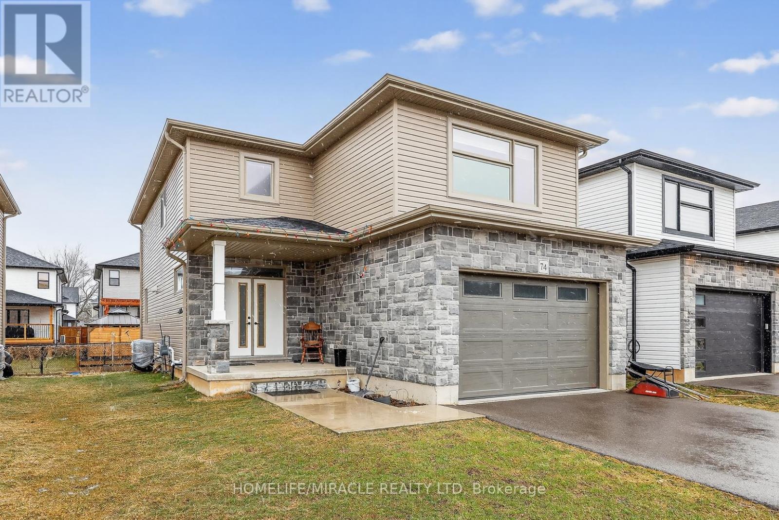 74 Cash Crescent, Ingersoll, Ontario  L9T 0K6 - Photo 2 - X12928328