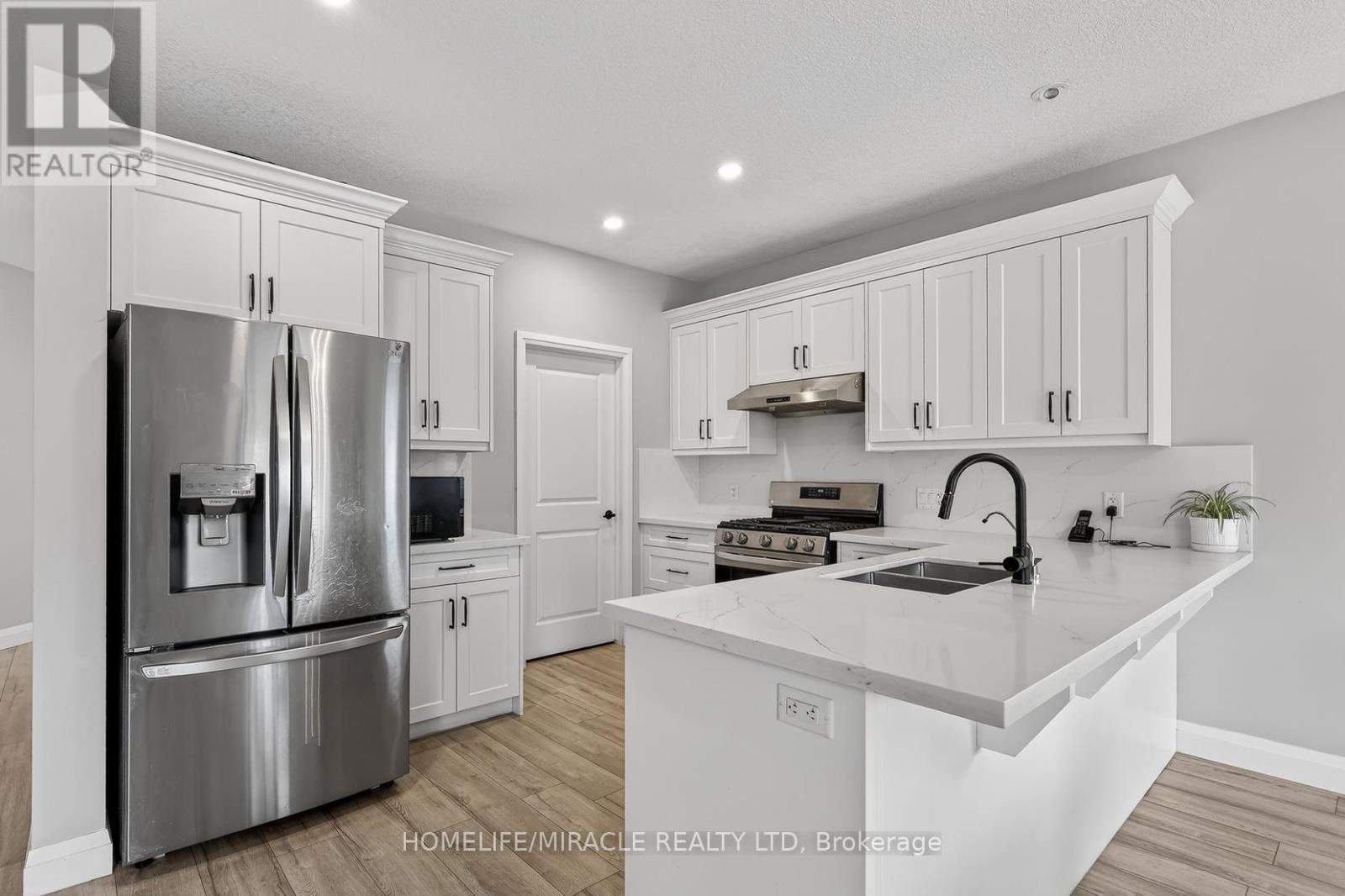 74 Cash Crescent, Ingersoll, Ontario  L9T 0K6 - Photo 13 - X12928328