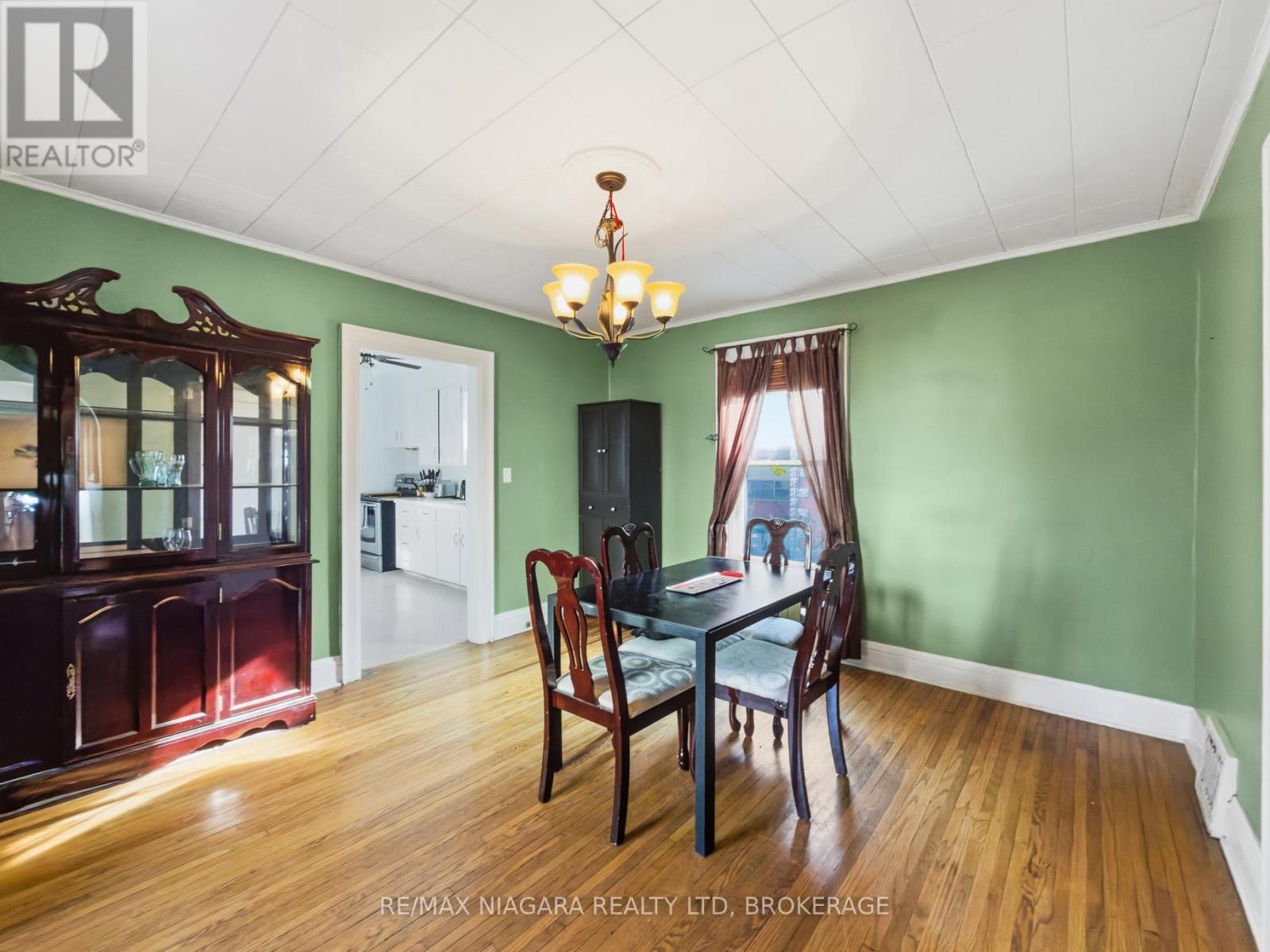 268 Emerick Avenue, Fort Erie (Central), Ontario  L2A 2W5 - Photo 11 - X12930258