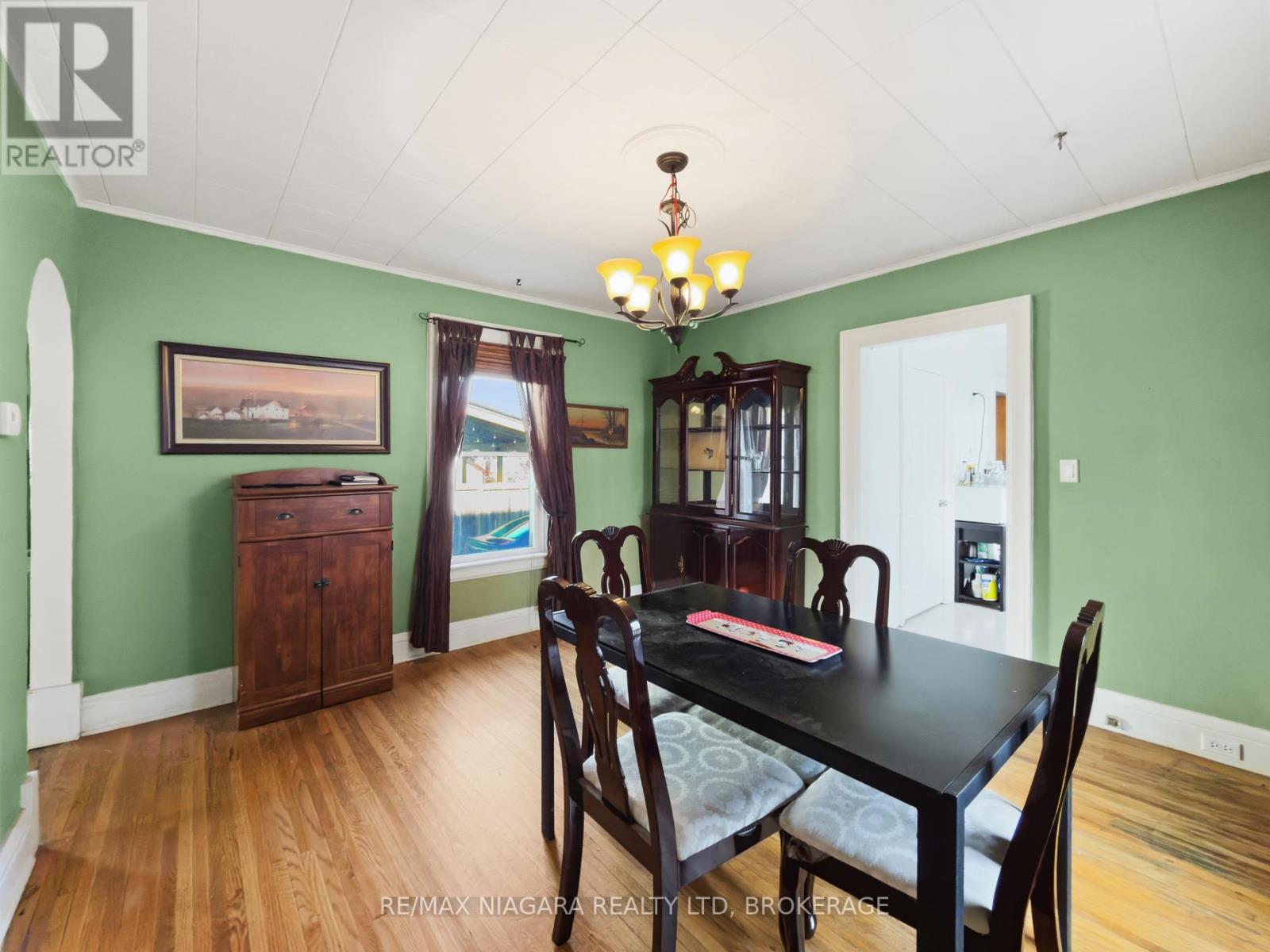 268 Emerick Avenue, Fort Erie (Central), Ontario  L2A 2W5 - Photo 12 - X12930258