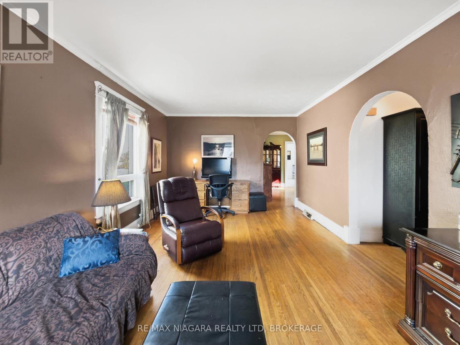 268 Emerick Avenue, Fort Erie (Central), Ontario  L2A 2W5 - Photo 8 - X12930258