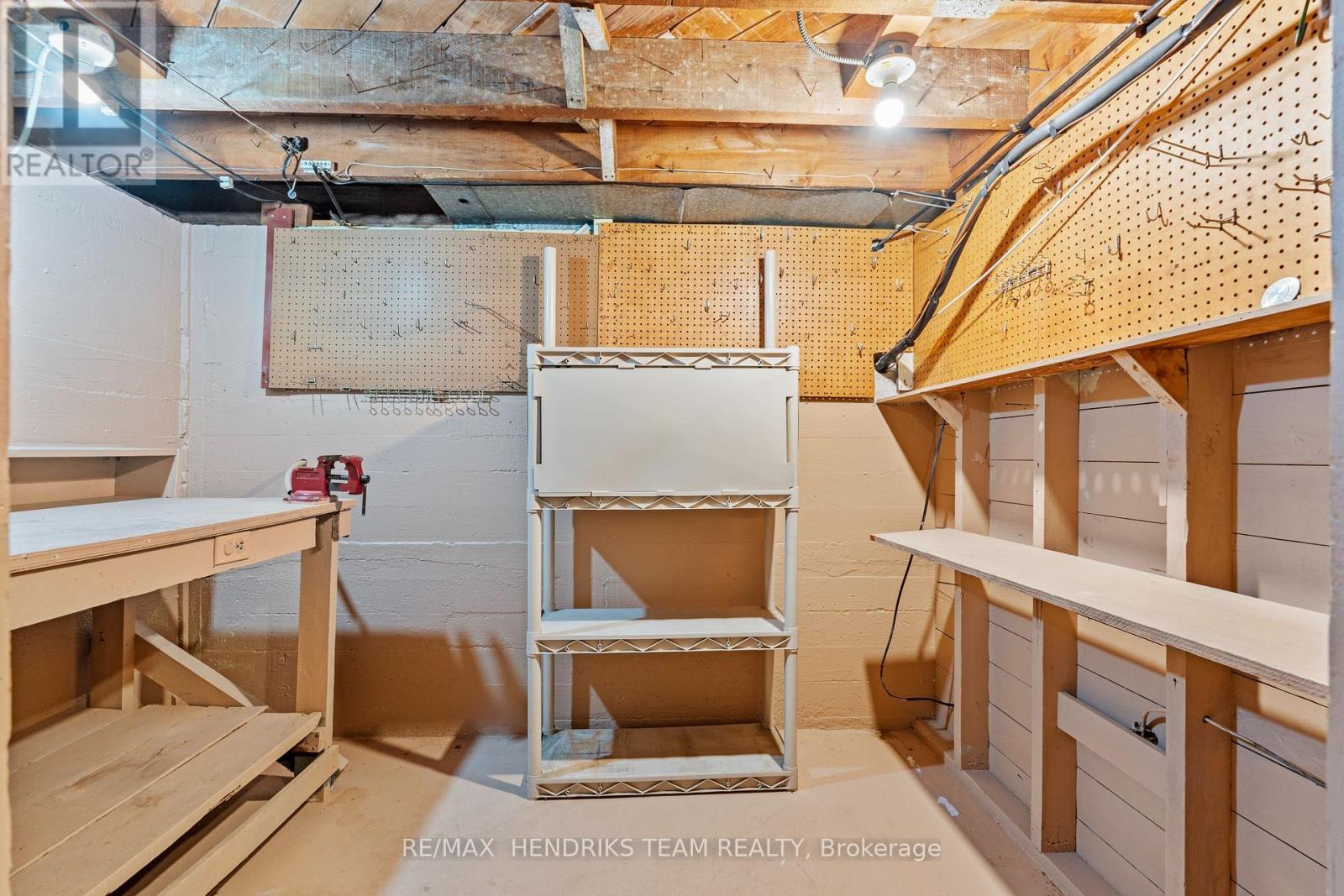 27 Lorne Street, St. Catharines, Ontario  L2P 3C6 - Photo 24 - X12930264