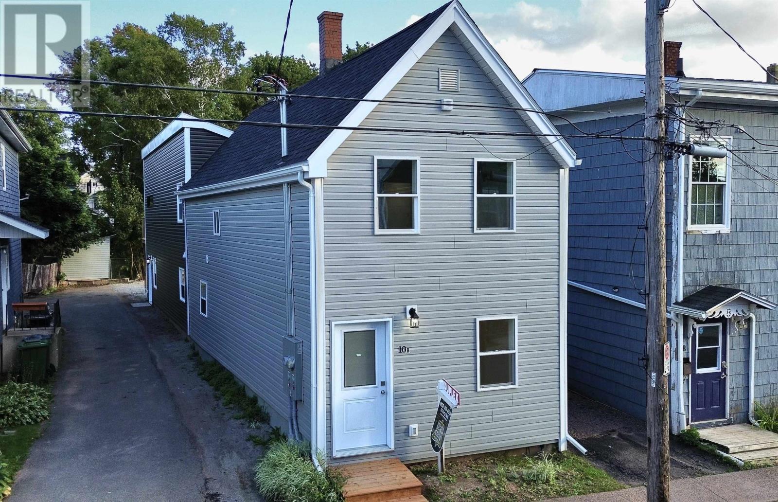 10 Chestnut Street, Charlottetown, Prince Edward Island  C1A 5R1 - Photo 2 - 202605699