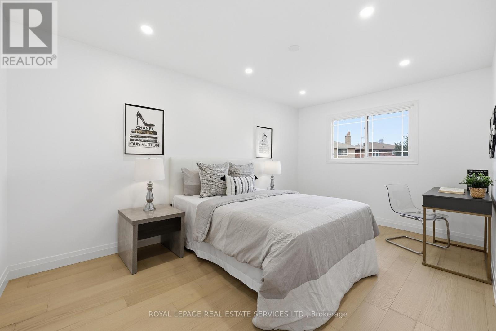 1332 Quinpool Court, Mississauga, Ontario  L5C 4J3 - Photo 25 - W12920398