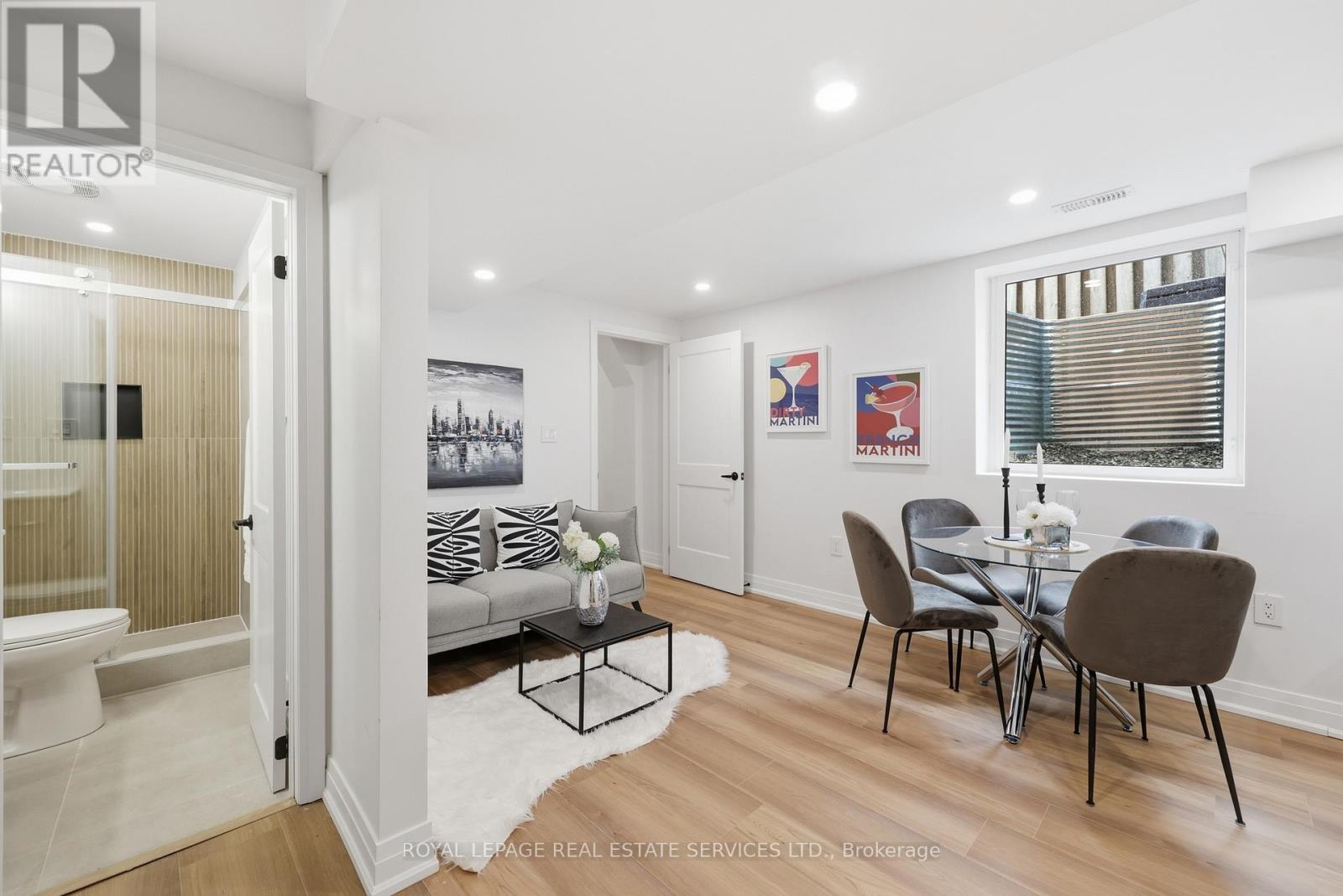 1332 Quinpool Court, Mississauga, Ontario  L5C 4J3 - Photo 40 - W12920398