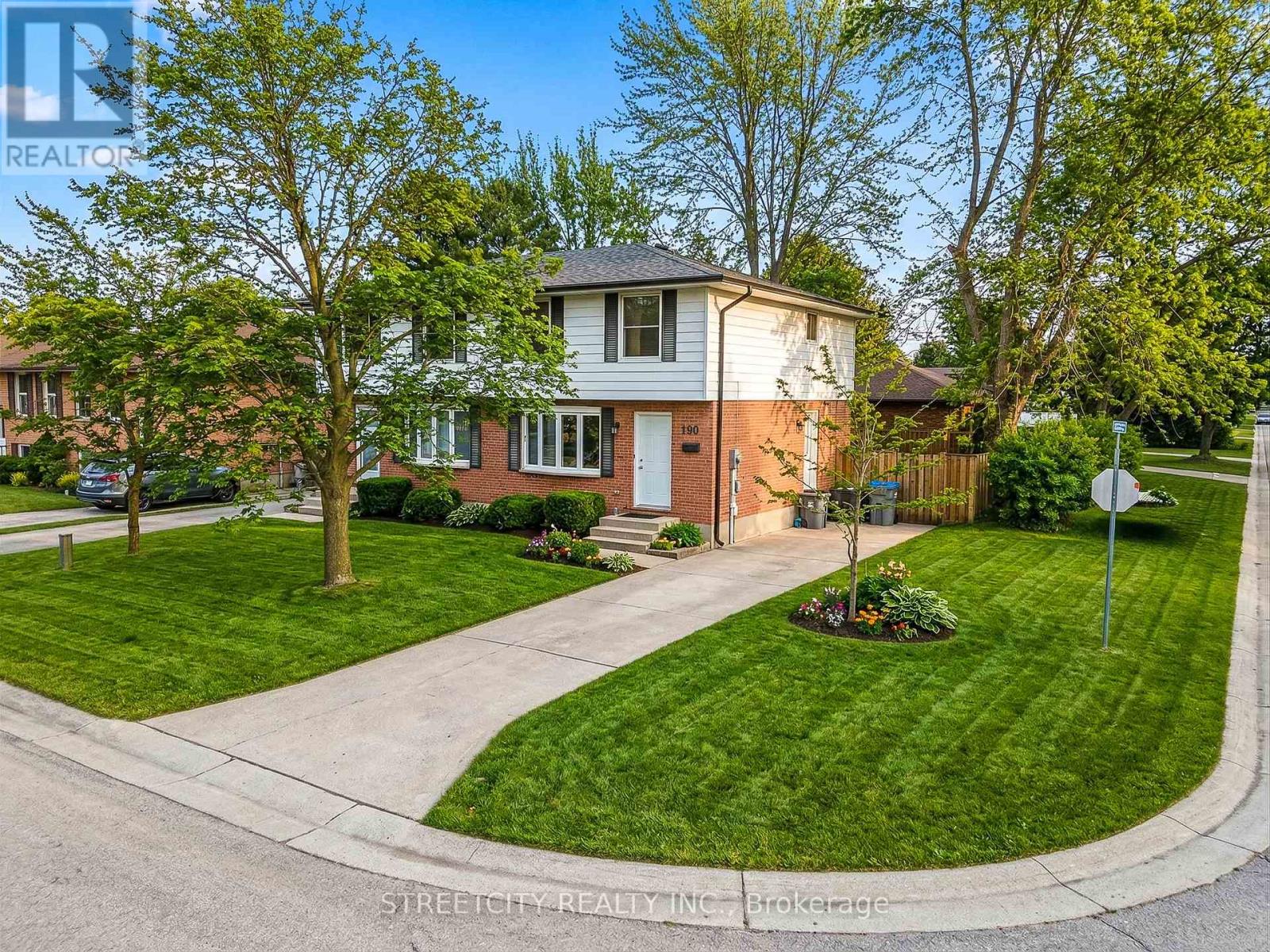 190 Spence Drive, Strathroy-Caradoc, Ontario  N7G 3T5 - Photo 3 - X12928480