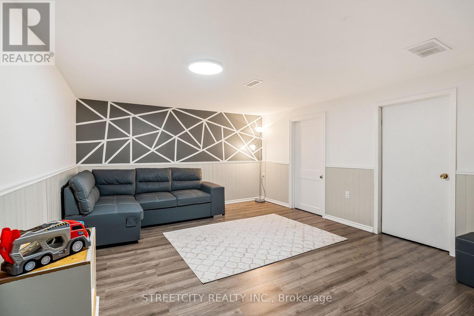 190 Spence Drive, Strathroy-Caradoc, Ontario  N7G 3T5 - Photo 31 - X12928480