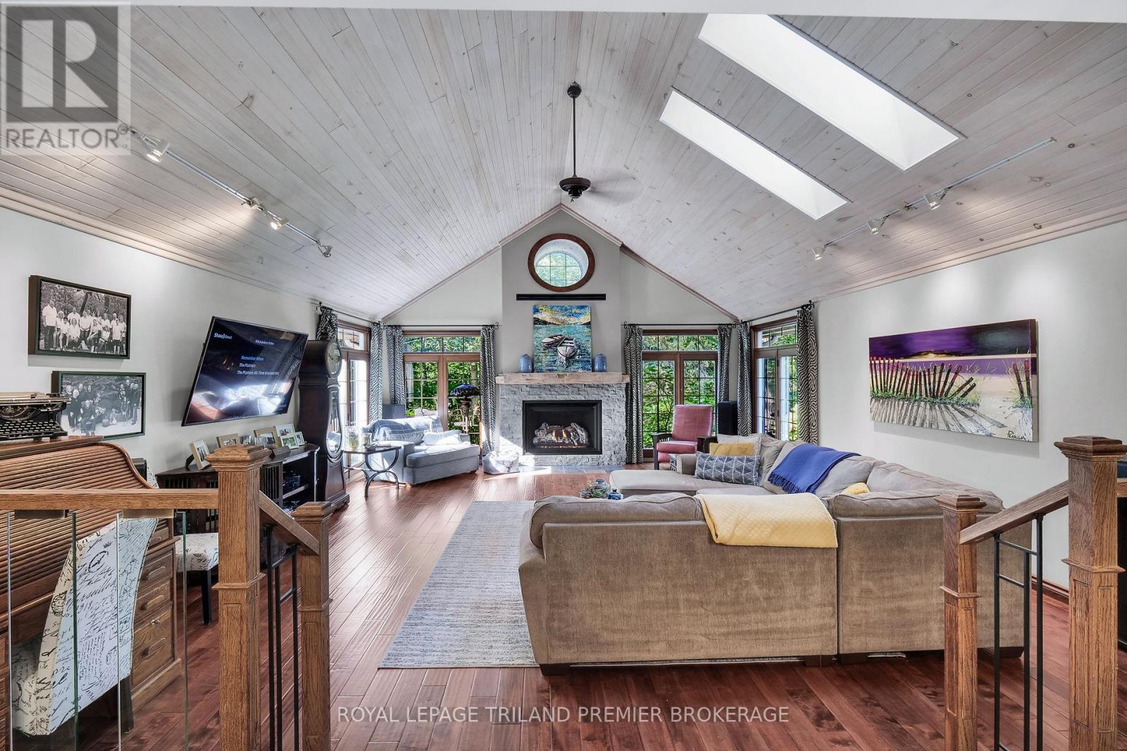 9941 Nipigon Street, Lambton Shores, Ontario N0M 2L0 - Photo 14 - X12928562